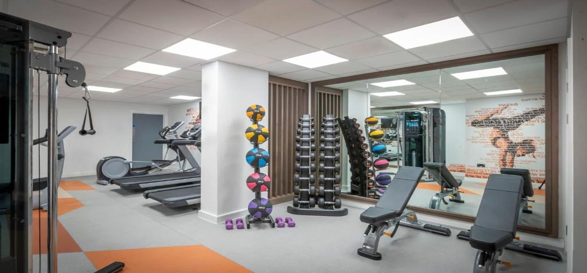 Clayton Hotel Bristol City エクステリア 写真 The gym at the hotel
