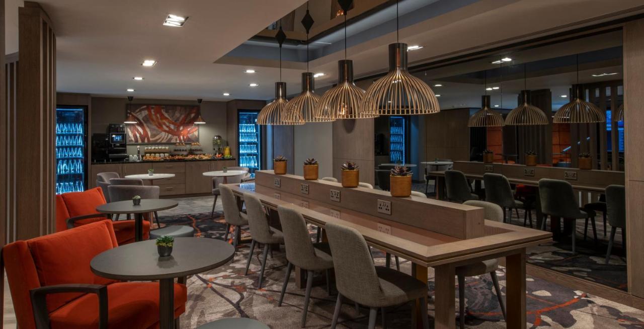 Clayton Hotel Bristol City エクステリア 写真 The hotel's breakfast room